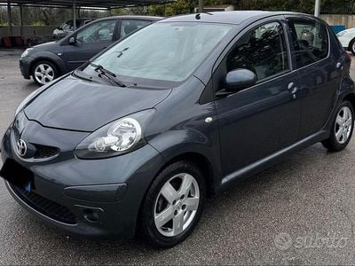 Usata Toyota Aygo 67 CV (49 kW) 2008 Grigio Utilitaria