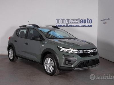 Usata Dacia Sandero Stepway 91 CV (66 kW) 2024 Verde Utilitaria