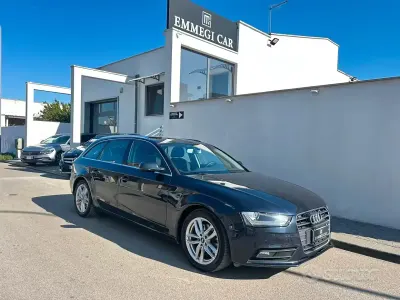 Usado Audi A4 Advanced 136 CV (100 kW) 2013 Azul Familiar