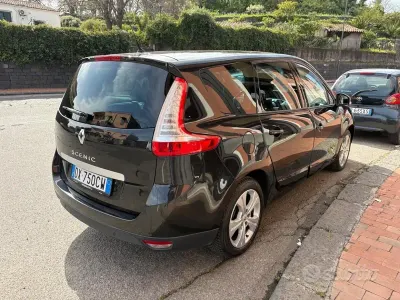 Usata Renault Grand Scénic II 106 CV (77 kW) 2009 Nero Monovolume
