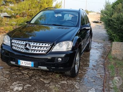 Usata Mercedes ML320 224 CV (164 kW) 2006 Nero SUV