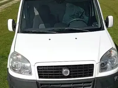 Usata Fiat Doblò 75 CV (55 kW) 2009 Bianco Monovolume