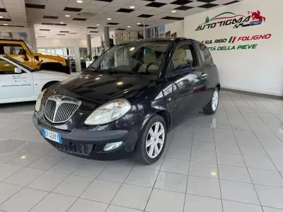Usata Lancia Ypsilon 60 CV (44 kW) 2004 Nero Utilitaria