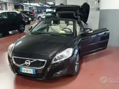 Usata Volvo C70 136 CV (100 kW) 2010 Nero Cabrio