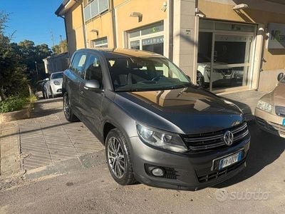 Usata VW Tiguan S 140 CV (102 kW) 2015 Grigio SUV