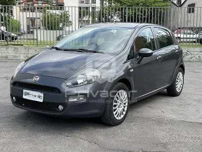Usata Fiat Punto Young 77 CV (56 kW) 2016 Grigio Utilitaria
