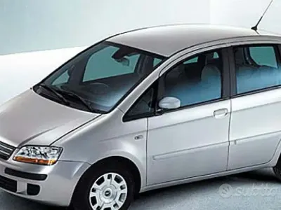 Käytetty Fiat Idea 77 HP (56 kW) 2010 Harmaa Tila-auto