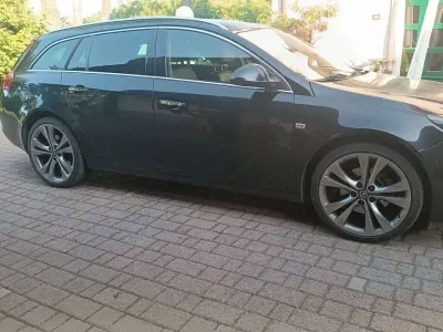 Usata Opel Insignia Cosmo 220 CV (161 kW) 2009 Nero Station wagon