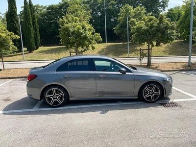 Usata Mercedes A180 AMG line 116 CV (85 kW) 2020 Grigio Berlina