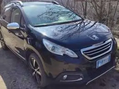 Usata Peugeot 2008 Allure 120 CV (88 kW) 2016 Nero SUV