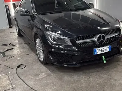 Usata Mercedes CLA200 136 CV (100 kW) 2015 Nero Berlina