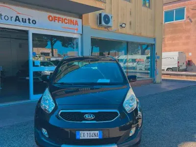 Usata Kia Venga 90 CV (66 kW) 2014 Nero Utilitaria