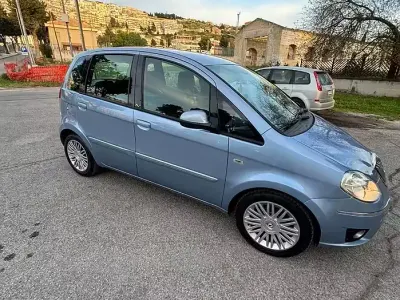Usata Lancia Musa 95 CV (69 kW) 2010 Bluazzurro Monovolume