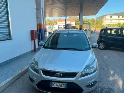 Usata Ford Focus 90 CV (66 kW) 2008 Grigio Station wagon