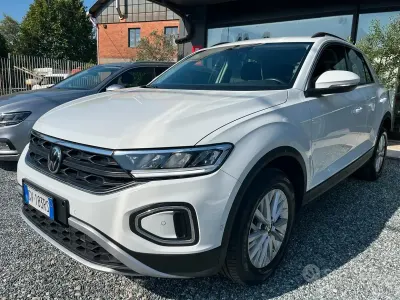 Usata VW T-Roc 110 CV (80 kW) 2024 Bianco SUV