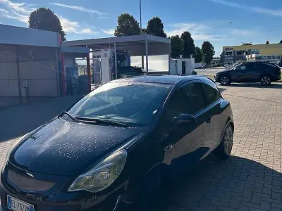 Usata Opel Corsa 75 CV (55 kW) 2012 Nero Utilitaria