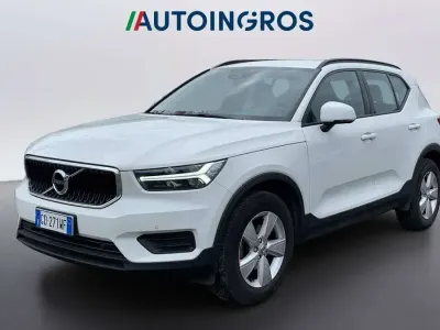 Usata Volvo XC40 Momentum 129 CV (94 kW) 2021 Bianco SUV