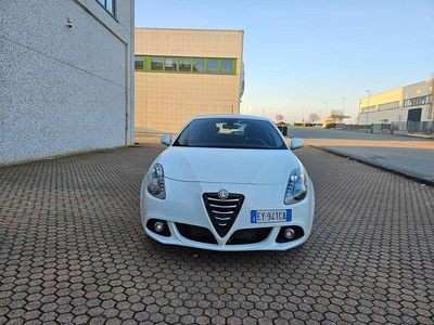 Usata Alfa Romeo Giulietta Business 105 CV (77 kW) 2015 Bianco Utilitaria