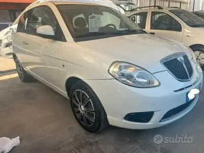 Usata Lancia Ypsilon 60 CV (44 kW) 2010 Bianco Utilitaria