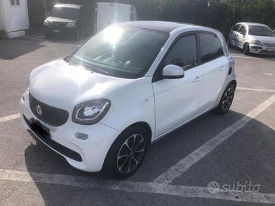 Bianco Usata 2015 Smart ForFour Utilitaria | 7900 €