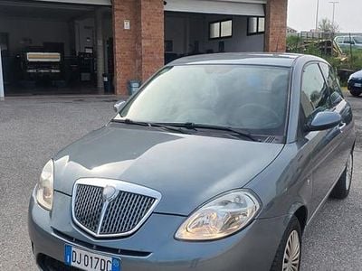 Usata Lancia Ypsilon 90 CV (66 kW) 2007 Argento Utilitaria