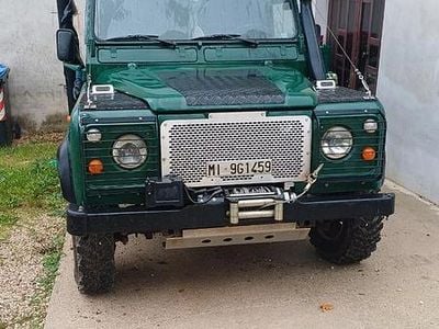 Usado Land Rover Defender 86 HP (63 kW) 1988 Verde SUV