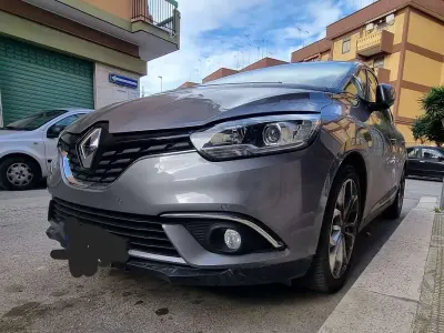 Usata Renault Scénic IV Business 120 CV (88 kW) 2019 Monovolume