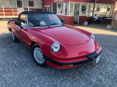 Usata Alfa Romeo Spider 103 CV (75 kW) 1981 Rosso Cabrio