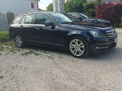 Usata Mercedes C300 Elegance 231 CV (169 kW) 2012 Blu/azzurro Station wagon