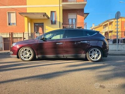 Usata Lancia Delta 165 CV (121 kW) 2008 Rosso Utilitaria