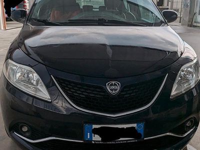 Usata Lancia Ypsilon 69 CV (50 kW) 2015 Blu Utilitaria