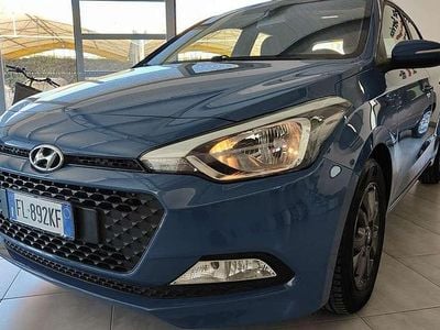 Usata Hyundai i20 Classic 75 CV (55 kW) 2018 Blu/azzurro Utilitaria