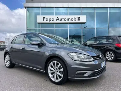 Usata VW Golf VII Highline 116 CV (85 kW) 2017 Grigio Berlina