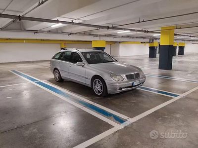 Usata Mercedes C200 Elegance 163 CV (119 kW) 2002 Grigio Station wagon