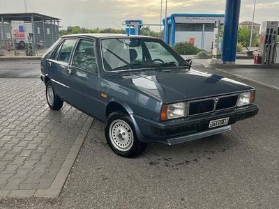 Usata Lancia Delta 75 CV (55 kW) 1981 Blu Utilitaria