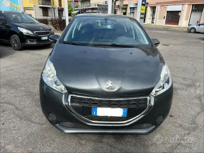 Usata Peugeot 208 Access 95 CV (69 kW) 2015 Grigio Utilitaria