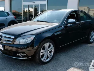Usata Mercedes C220 Avantgarde 170 CV (125 kW) 2007 Nero Berlina