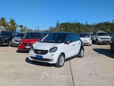 Begagnad Smart ForFour 71 HK (52 kW) 2018 Vit Halvkombi