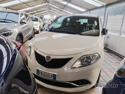 Usata Lancia Ypsilon S 95 CV (69 kW) 2018 Bianco Utilitaria