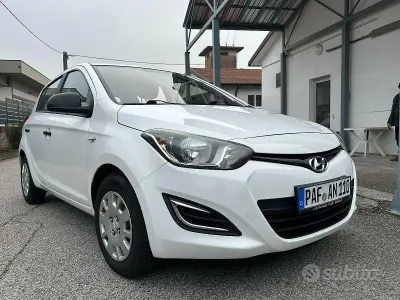 Usata Hyundai i20 Classic 86 CV (63 kW) 2014 Bianco Utilitaria