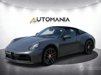Usata Porsche 911 Targa 4S 480 CV (353 kW) 2026 Grigio Cabrio