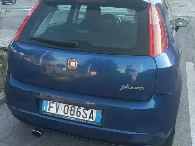 Usata Fiat Grande Punto 90 CV (66 kW) 2008 Bluazzurro Utilitaria