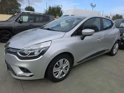 Usata Renault Clio IV 90 CV (66 kW) 2018 Argento Berlina
