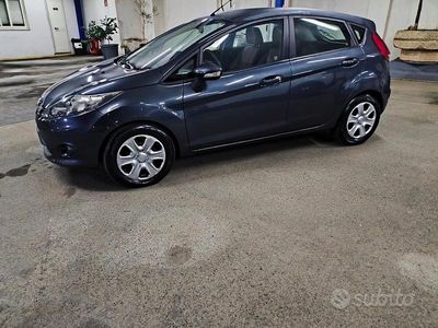 Usata Ford Fiesta 68 CV (50 kW) 2009 Grigio Utilitaria