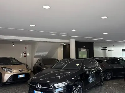 Usata Mercedes A180 116 CV (85 kW) 2019 Nero Berlina