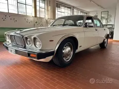 Usata Jaguar XJ6 200 CV (147 kW) 1983 Bianco Berlina