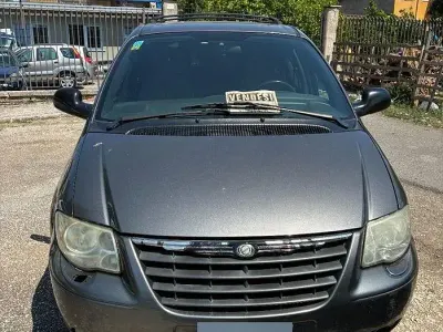 Usata Chrysler Grand Voyager 143 CV (105 kW) 2006 Grigio Monovolume