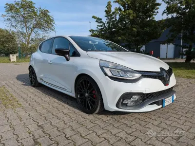 Usado Renault Clio IV R.S. 200 CV (147 kW) 2017 Blanco Berlina