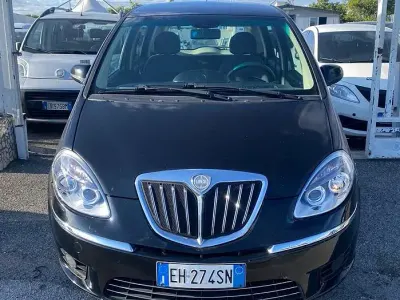 Usata Lancia Musa 95 CV (69 kW) 2011 Nero Monovolume