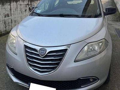 Usata Lancia Ypsilon Silver 95 CV (69 kW) 2013 Argento Utilitaria